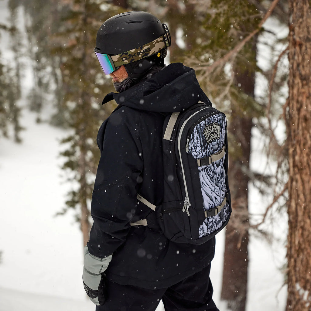 Dakine - Mission Backpack 25L x Mayhem Griffin
