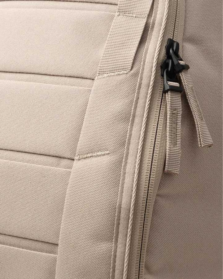 D_b_ - Hugger Backpack