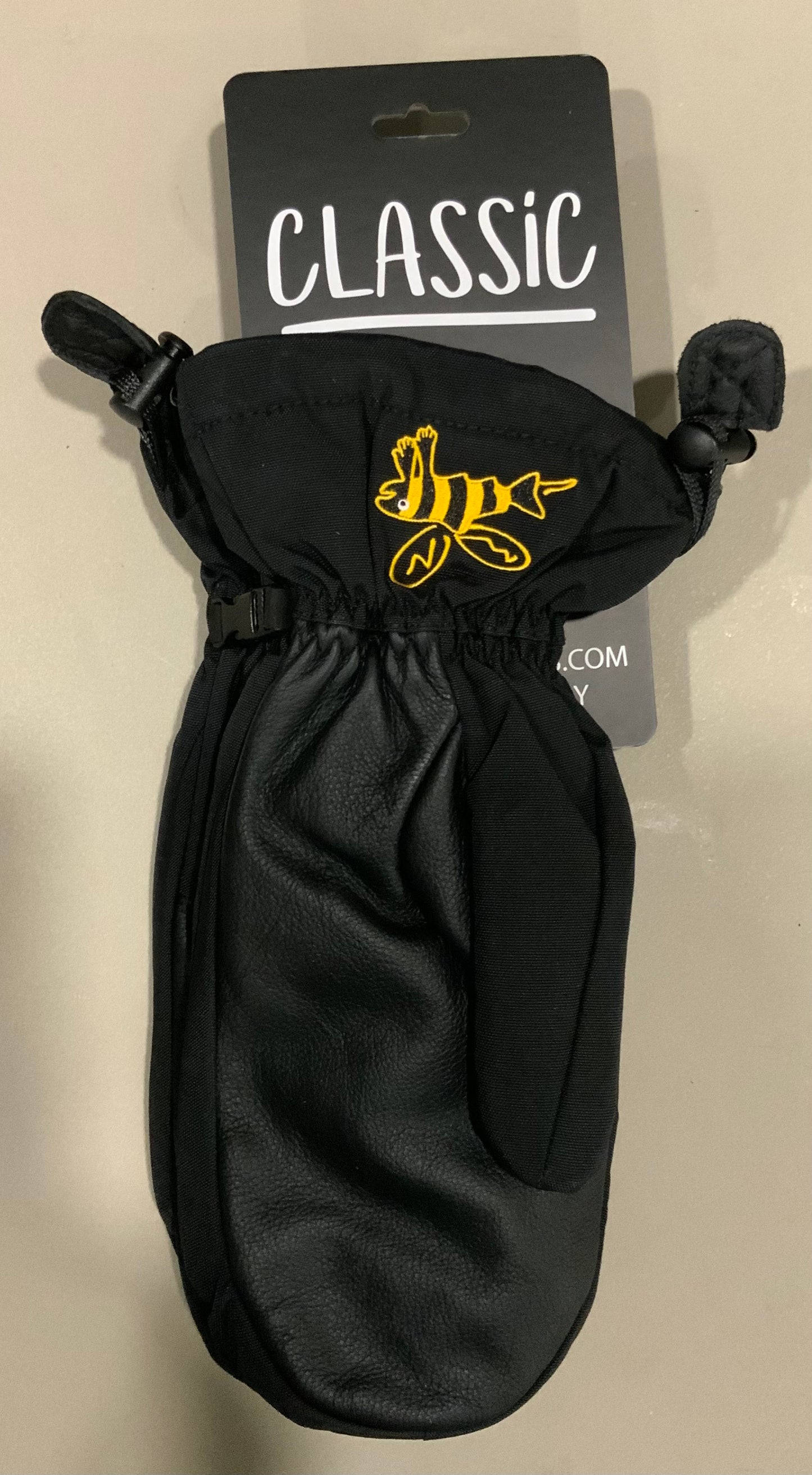 Salmon Arms - Classic Mitt