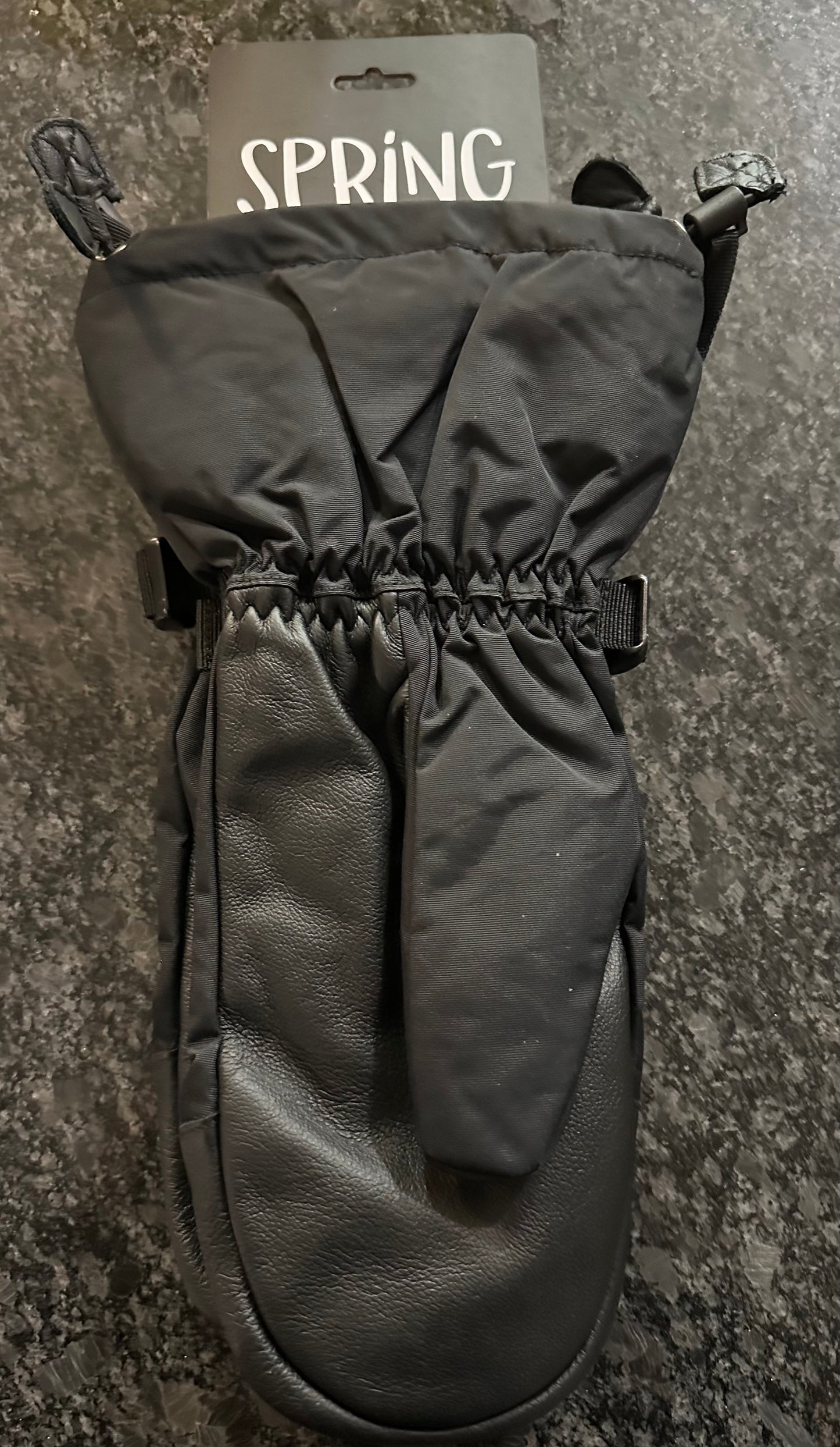 Salmon Arms - Overmitt 2 - Armsteryxxx